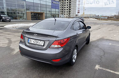 Седан Hyundai Accent 2012 в Полтаве