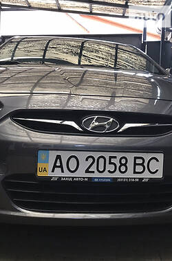 Седан Hyundai Accent 2012 в Мукачево