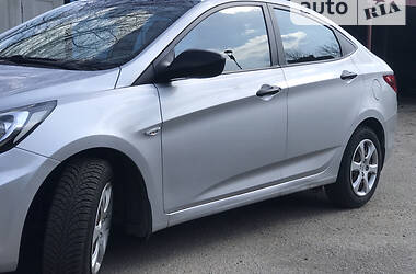 Седан Hyundai Accent 2013 в Киеве