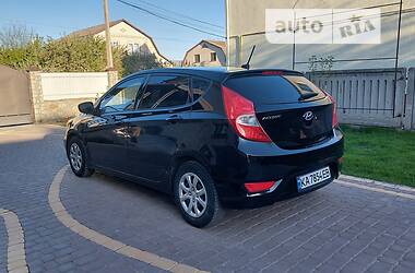 Хэтчбек Hyundai Accent 2013 в Киеве