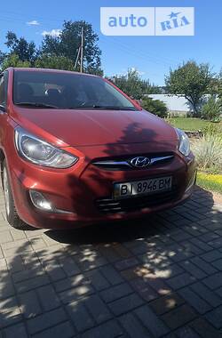 Седан Hyundai Accent 2012 в Миргороде