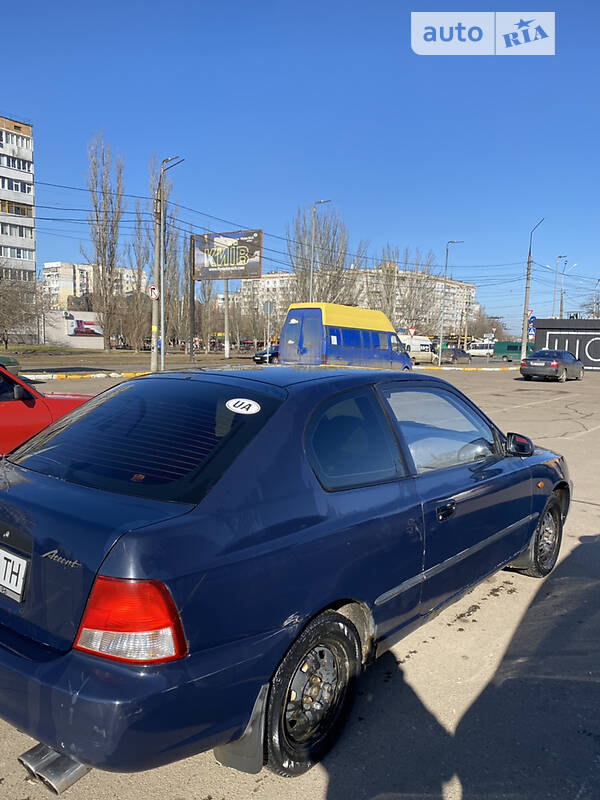 Хэтчбек Hyundai Accent 2001 в Киеве