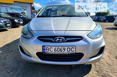 Хэтчбек Hyundai Accent 2012 в Староконстантинове