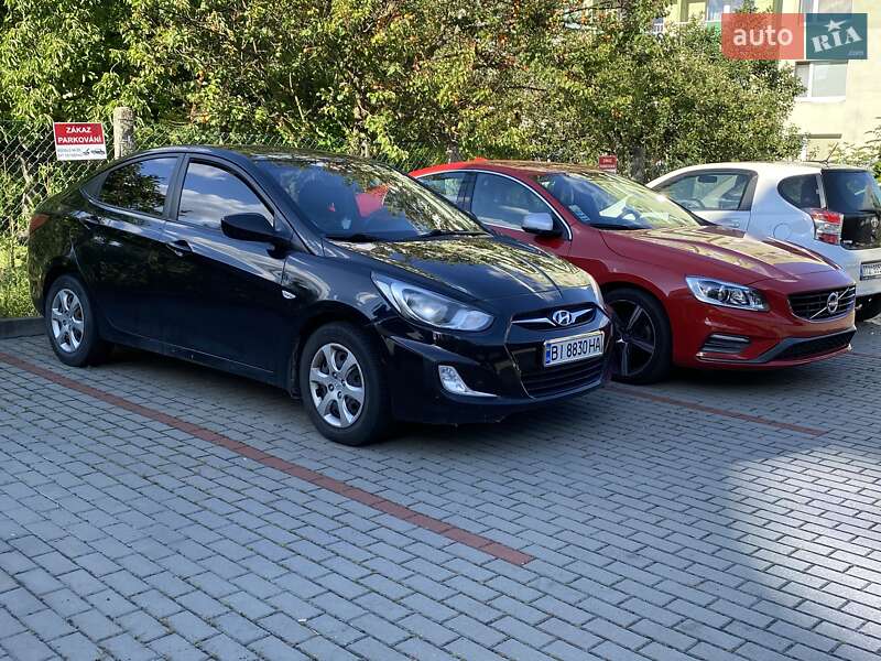 Hyundai Accent 2013