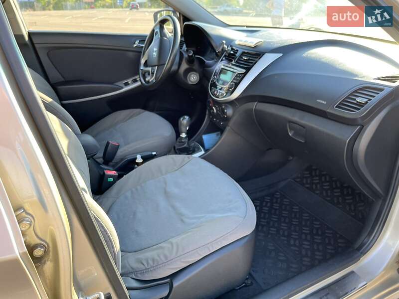 Седан Hyundai Accent 2012 в Кривому Розі