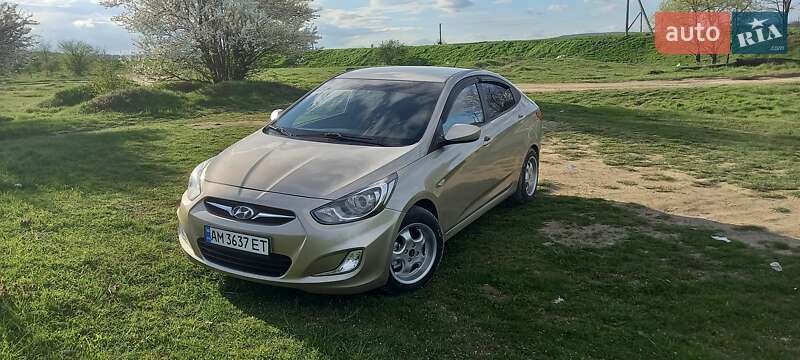 Hyundai Accent 2011
