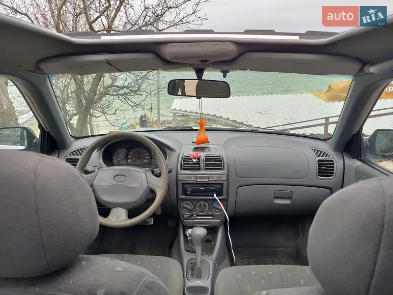 Hyundai Accent
