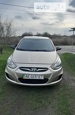 Hyundai Accent 2011