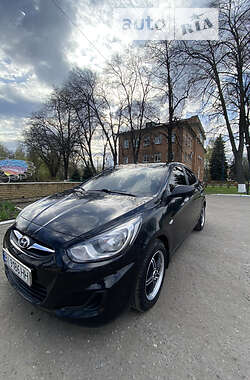 Седан Hyundai Accent 2013 в Карловке