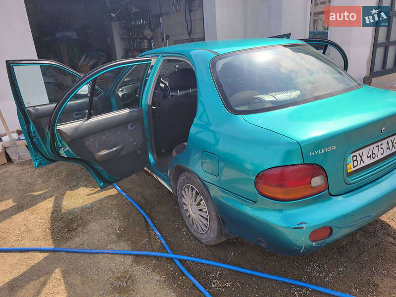 Седан Hyundai Accent 1996 в Деражне