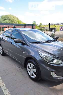 Седан Hyundai Accent 2013 в Хмельницькому