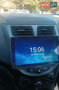 Хэтчбек Hyundai Accent 2014 в 