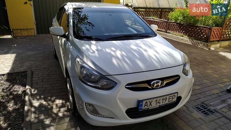 Седан Hyundai Accent 2012 в Костополе