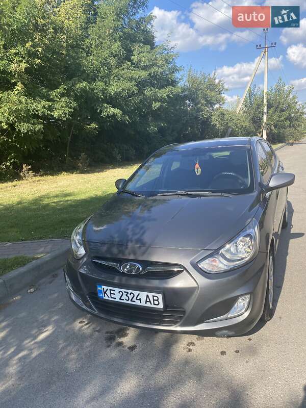 Хэтчбек Hyundai Accent 2012 в Павлограде