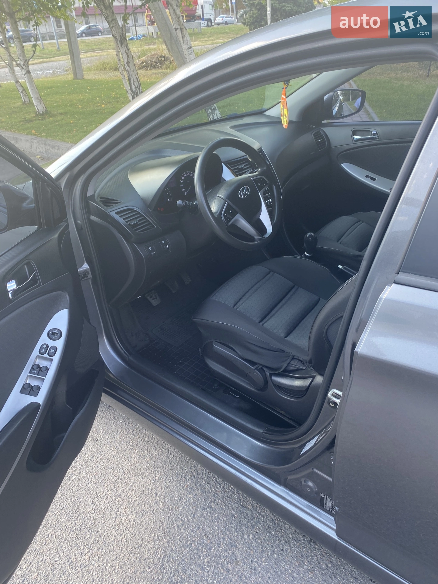 2012 Hyundai Accent - мініатюра 9