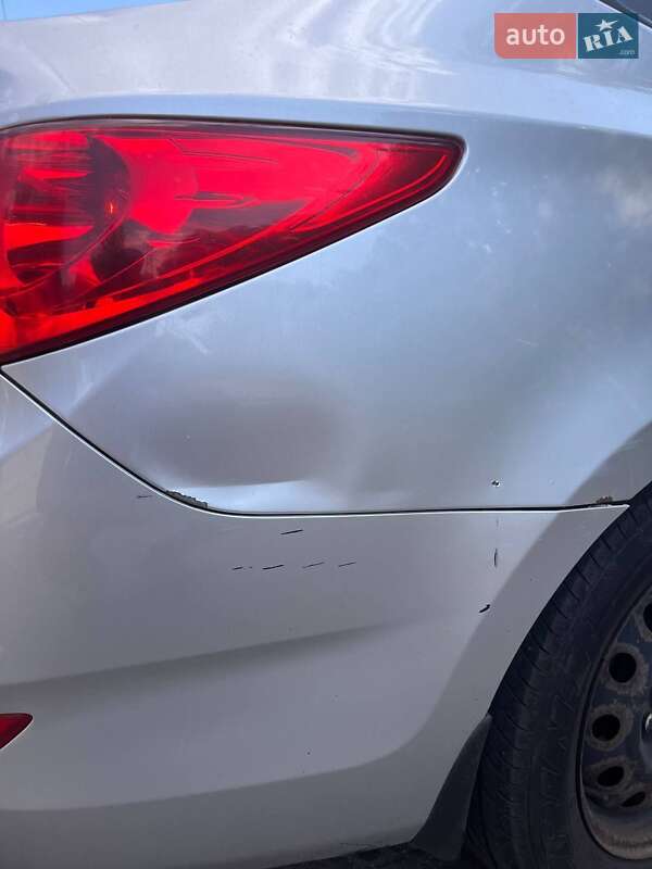 Седан Hyundai Accent 2013 в Кривому Розі