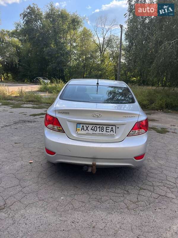 Седан Hyundai Accent 2013 в Кривому Розі
