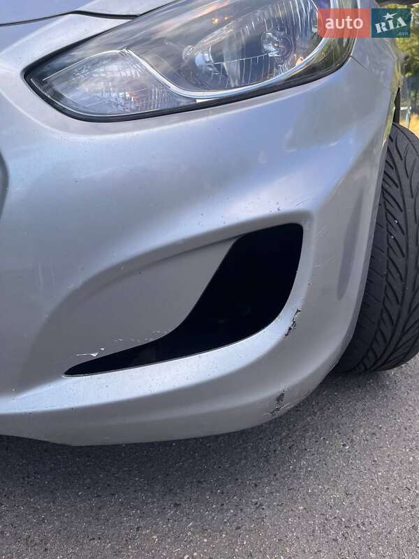 Седан Hyundai Accent 2013 в Кривому Розі