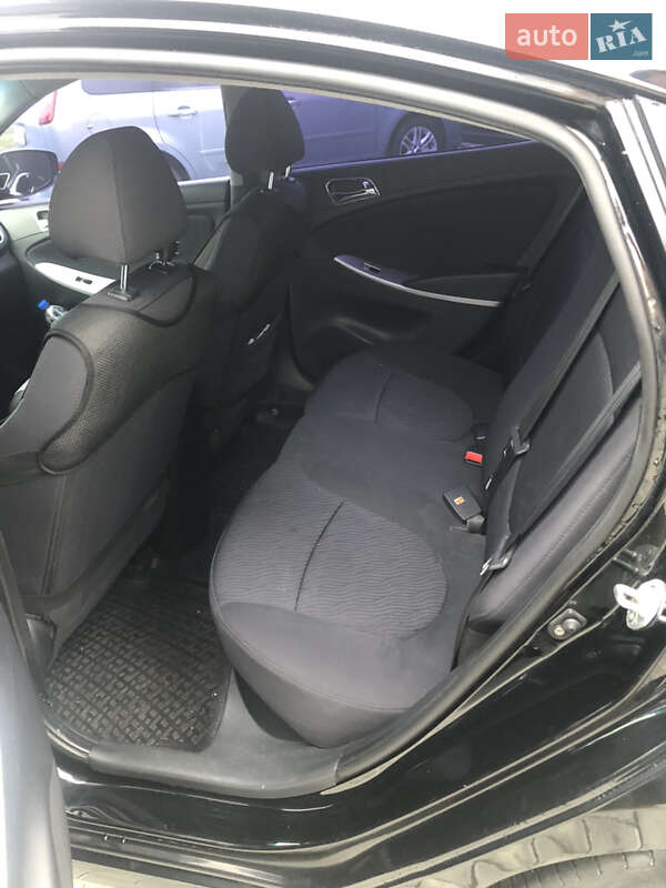 Седан Hyundai Accent 2012 в Ивано-Франковске