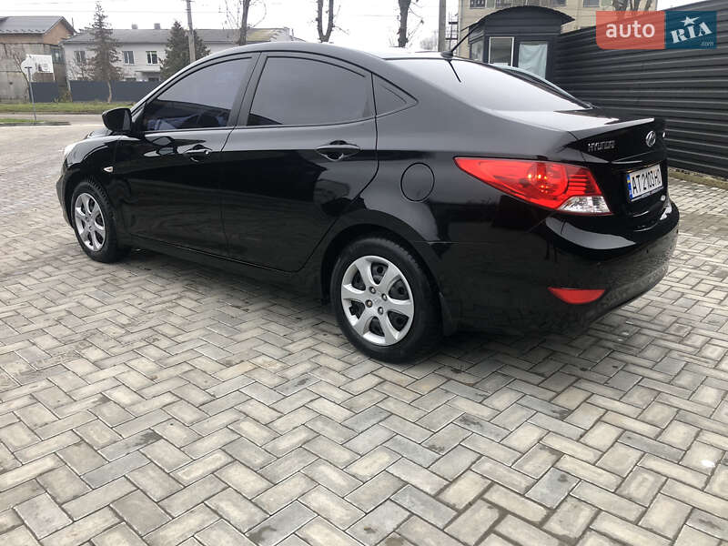 Седан Hyundai Accent 2012 в Ивано-Франковске