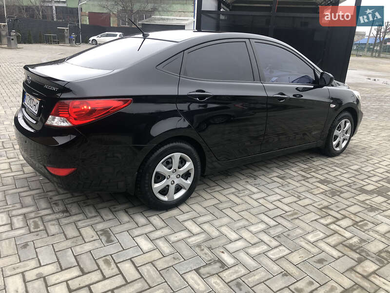 Седан Hyundai Accent 2012 в Ивано-Франковске