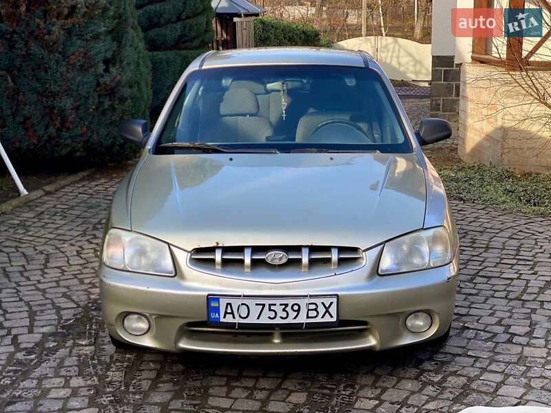 Ліфтбек Hyundai Accent 1999 в Мукачевому