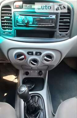 Хэтчбек Hyundai Accent 2008 в 