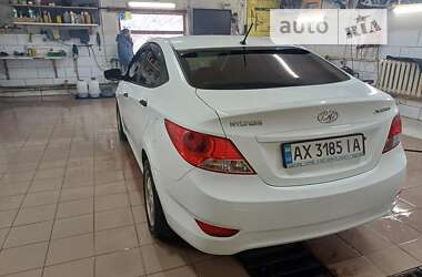 Седан Hyundai Accent 2013 в Богодухове