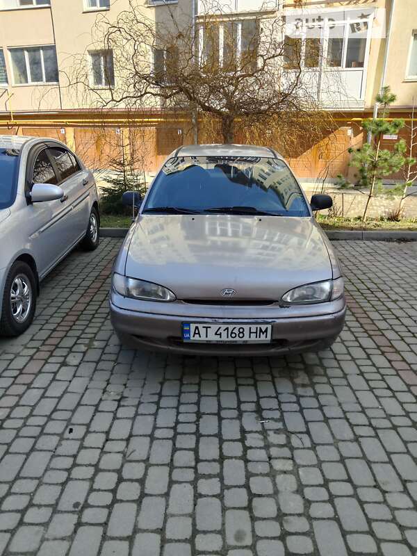 Седан Hyundai Accent 1995 в Ивано-Франковске