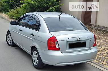 Hyundai Accent 2009