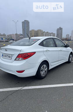 Седан Hyundai Accent 2012 в Києві