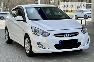 Седан Hyundai Accent 2013 в Дніпрі