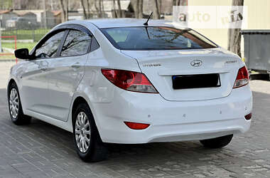 Седан Hyundai Accent 2013 в Днепре
