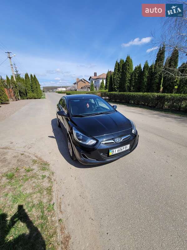 Хетчбек Hyundai Accent 2011 в Києві фото 2 Хетчбек Hyundai Accent 2011 в Києві