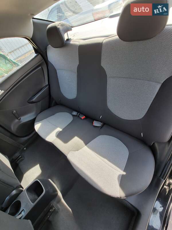 Хетчбек Hyundai Accent 2011 в Києві фото 21 Хетчбек Hyundai Accent 2011 в Києві