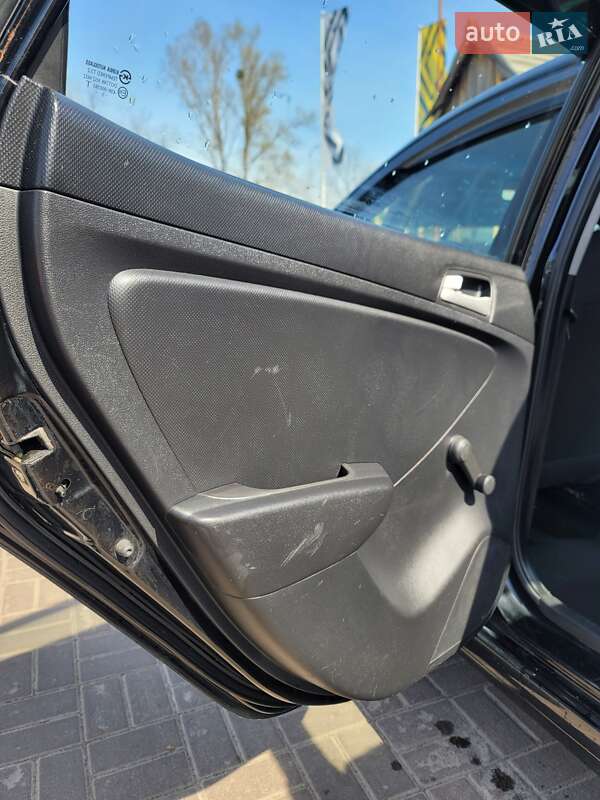 Хетчбек Hyundai Accent 2011 в Києві фото 26 Хетчбек Hyundai Accent 2011 в Києві