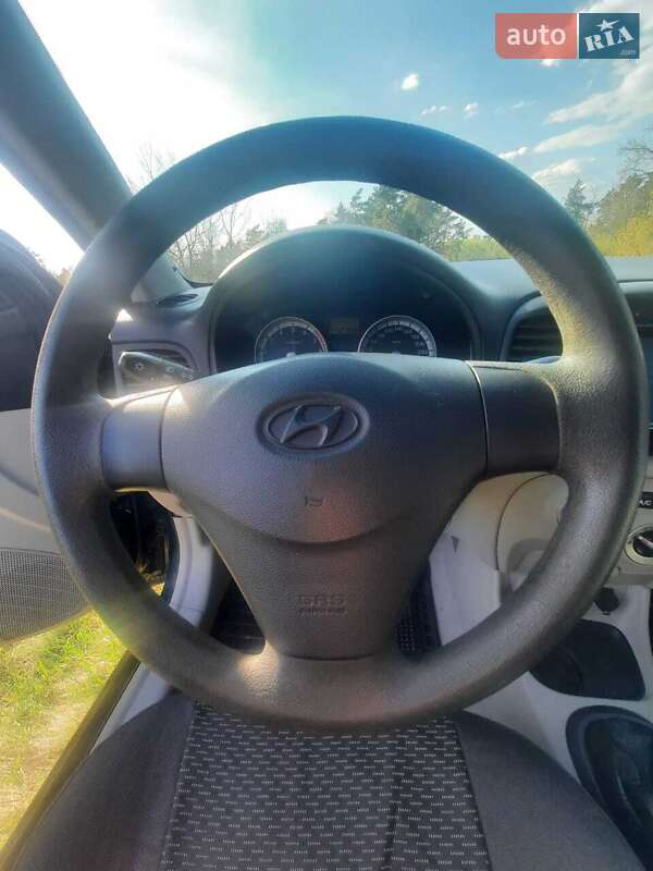 Седан Hyundai Accent 2008 в Сумах