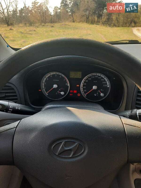 Седан Hyundai Accent 2008 в Сумах