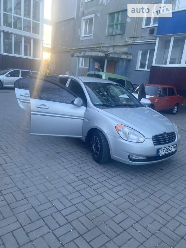 Седан Hyundai Accent 2009 в Красилові