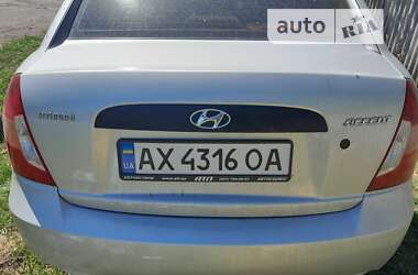 Седан Hyundai Accent 2010 в Лозовой