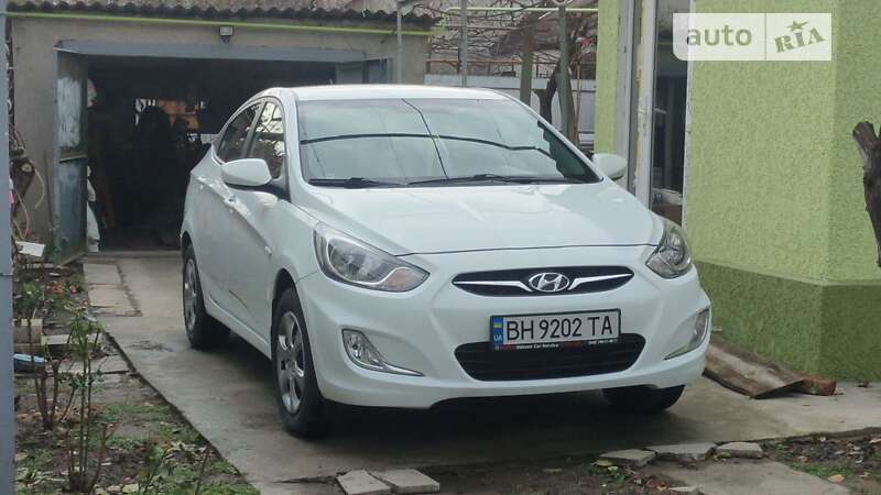 Седан Hyundai Accent 2012 в Измаиле