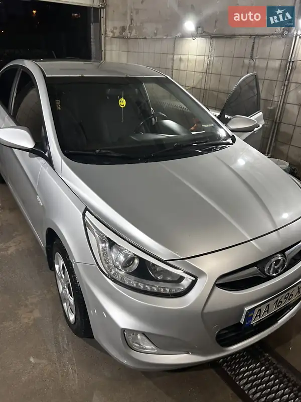 Hyundai Accent 2013