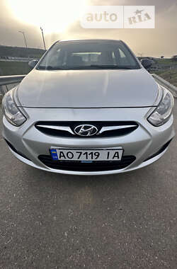 Седан Hyundai Accent 2012 в Виноградове
