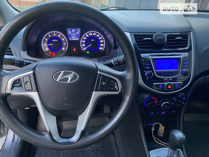 Hyundai Accent 2013