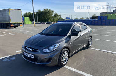 Седан Hyundai Accent 2011 в Киеве