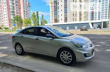 Седан Hyundai Accent 2011 в Сумах