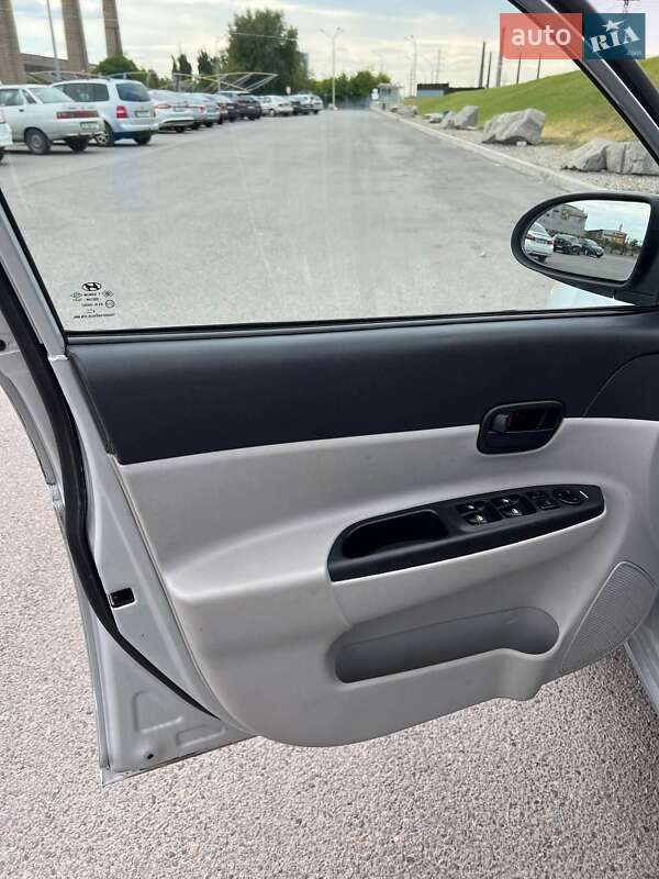 Седан Hyundai Accent 2008 в Дніпрі