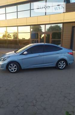 Седан Hyundai Accent 2012 в Прилуках