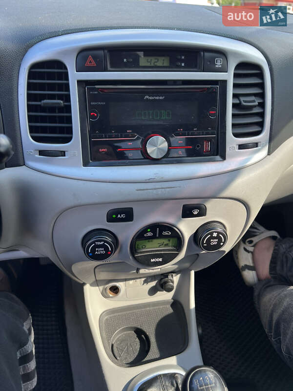 Седан Hyundai Accent 2008 в Киеве