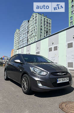 Седан Hyundai Accent 2013 в Киеве